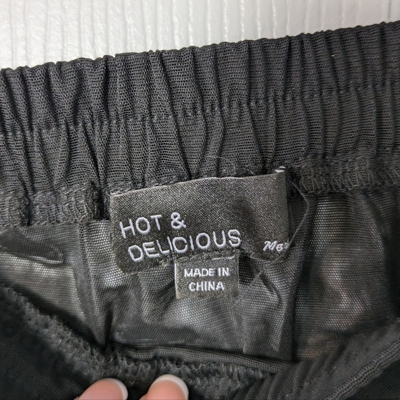 Hot & Delicious Multicolor Feather Trim Black Mesh Mini Party Skirt Size Medium - Picture 2 of 6